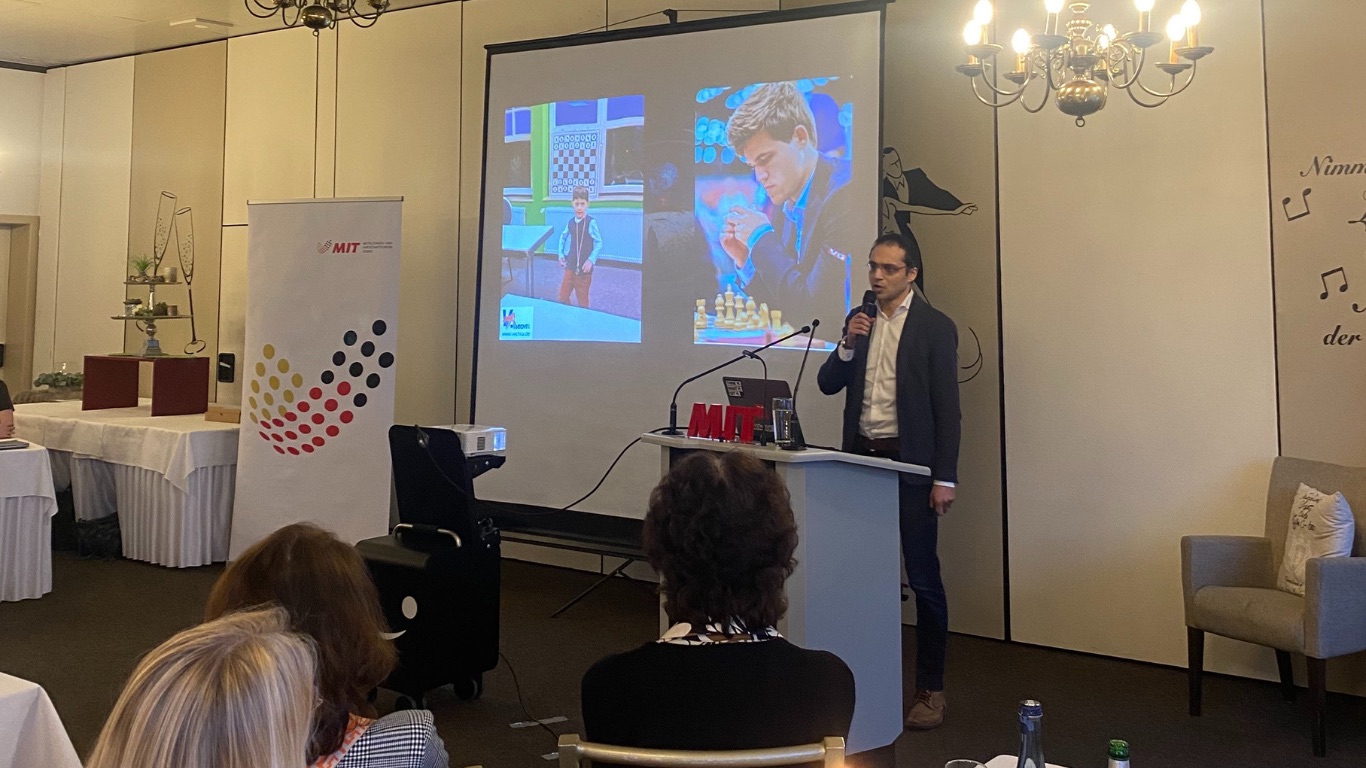 Titelbild zum Artikel: KI im Mittelstand: 9 Hebel aus dem Visbek-Vortrag